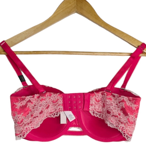 Victoria's Secret Dream Angels Multi-Way/Multi Options Red Lace Bling Bra NWT - Picture 2 of 6